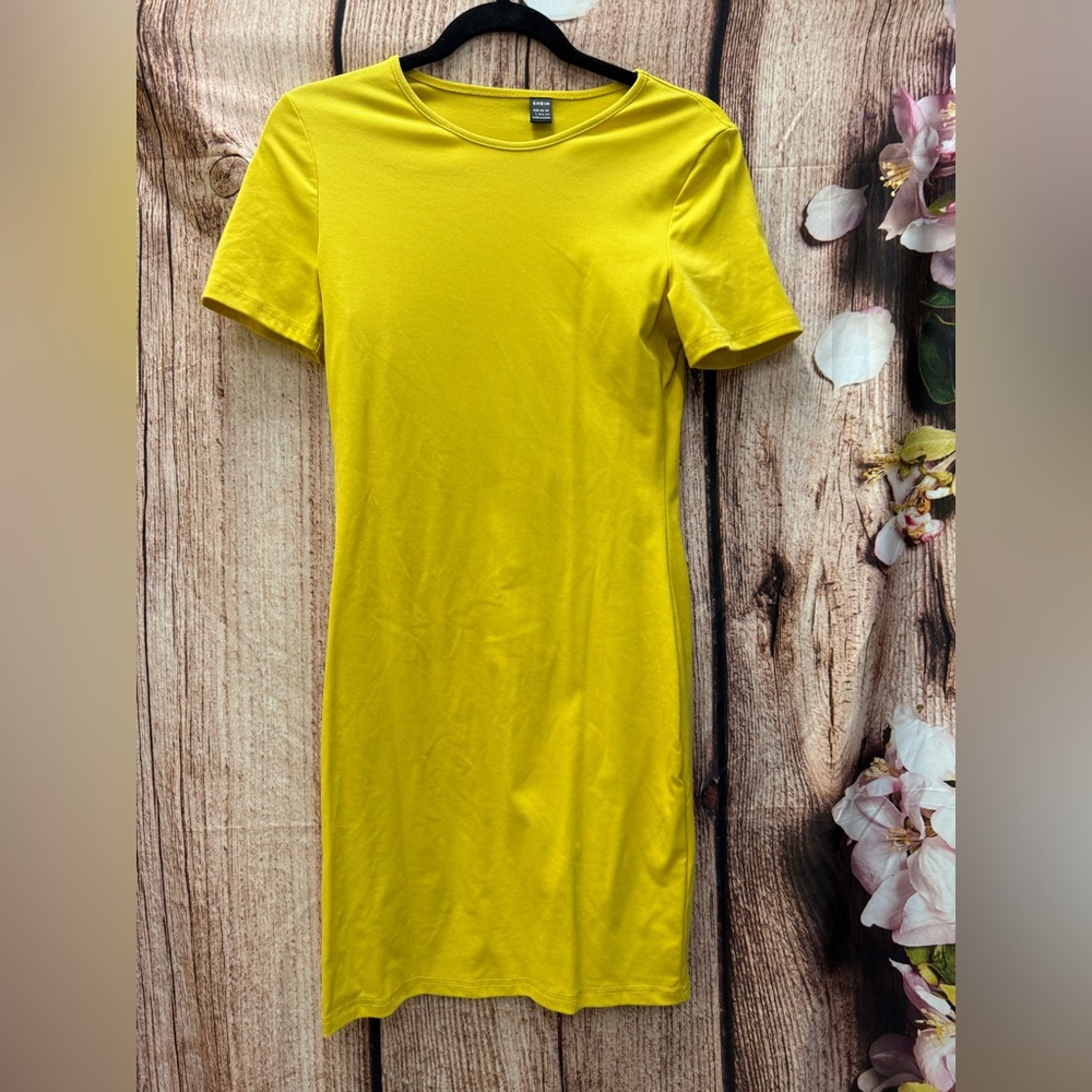 Vibrant Yellow Short Sleeve Dress